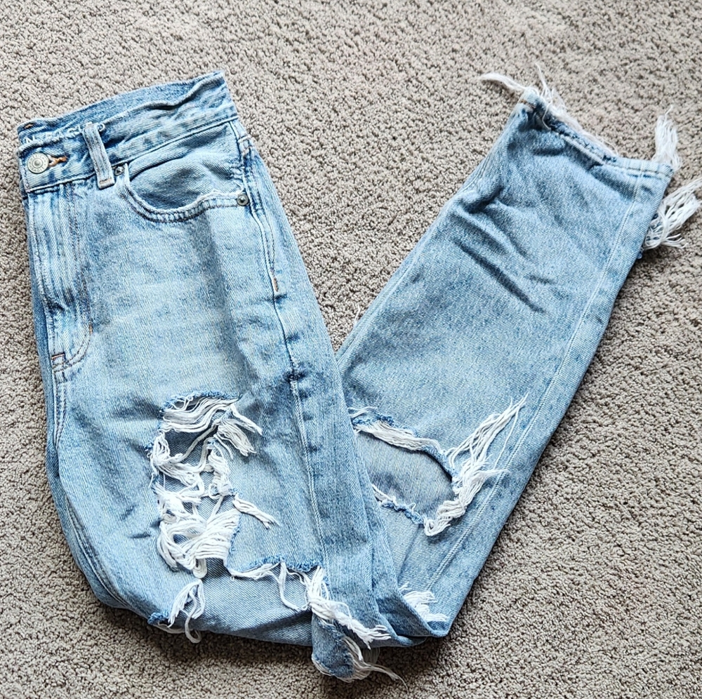 American Eagle Distressed Light Wash Mom Jeans, Size 2 Regular